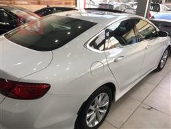 Chrysler 200